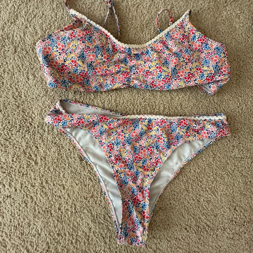 SHEIN bathing suit set